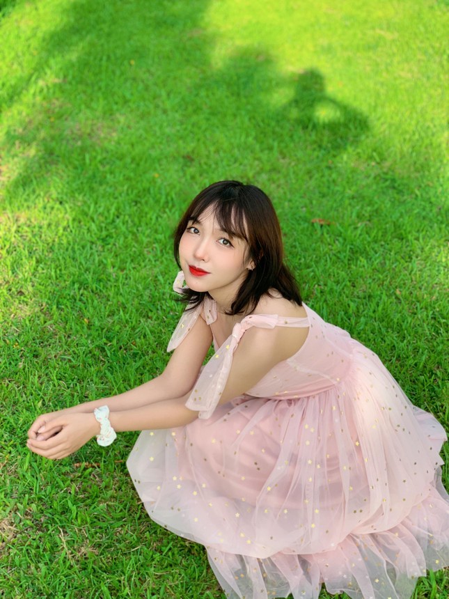 Chu Tiểu Han: Nữ sinh Báo chí nổi tiếng nhờ câu chuyện couple siêu đáng yêu ảnh 2