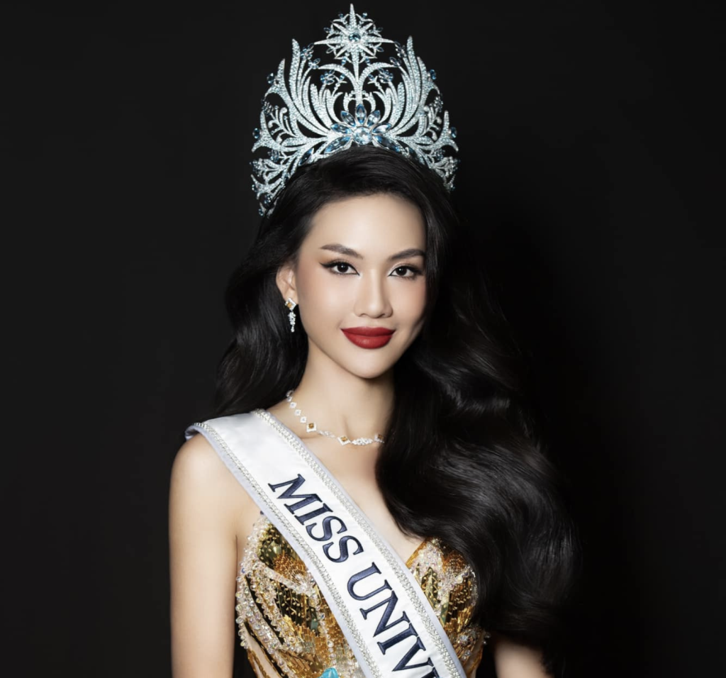 Hoa hậu Bùi Quỳnh Hoa dính liên hoàn 'thị phi' là ai?