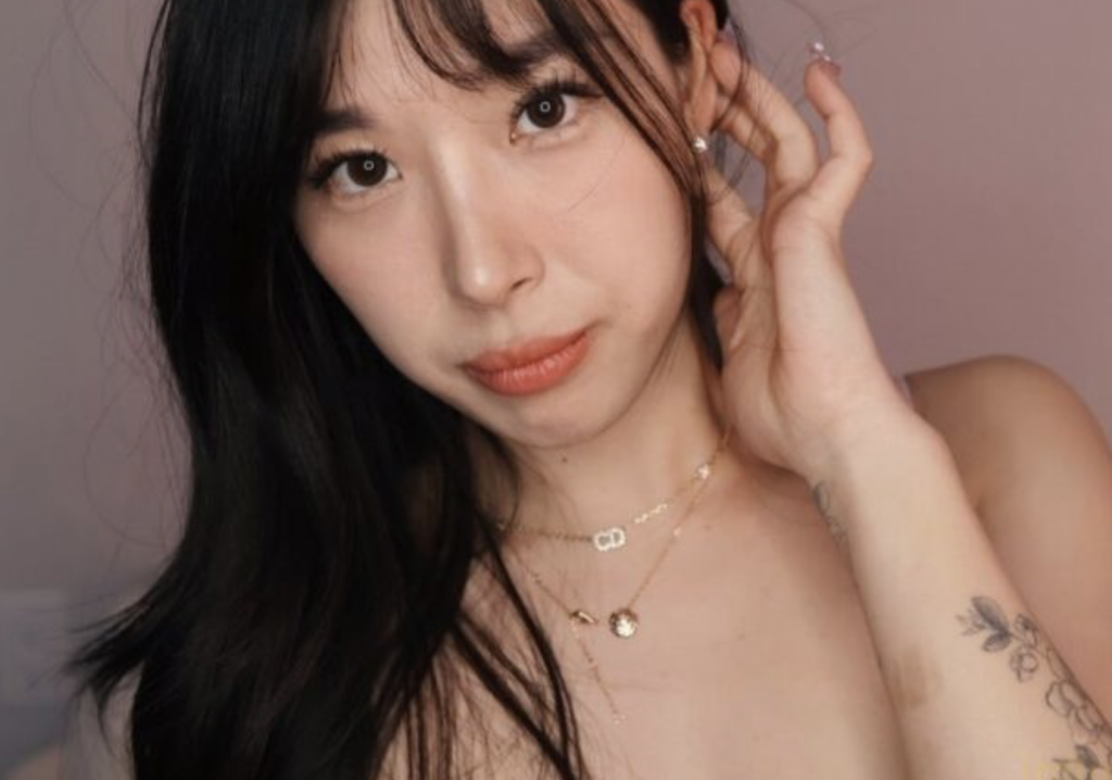 Elle Lee là ai
