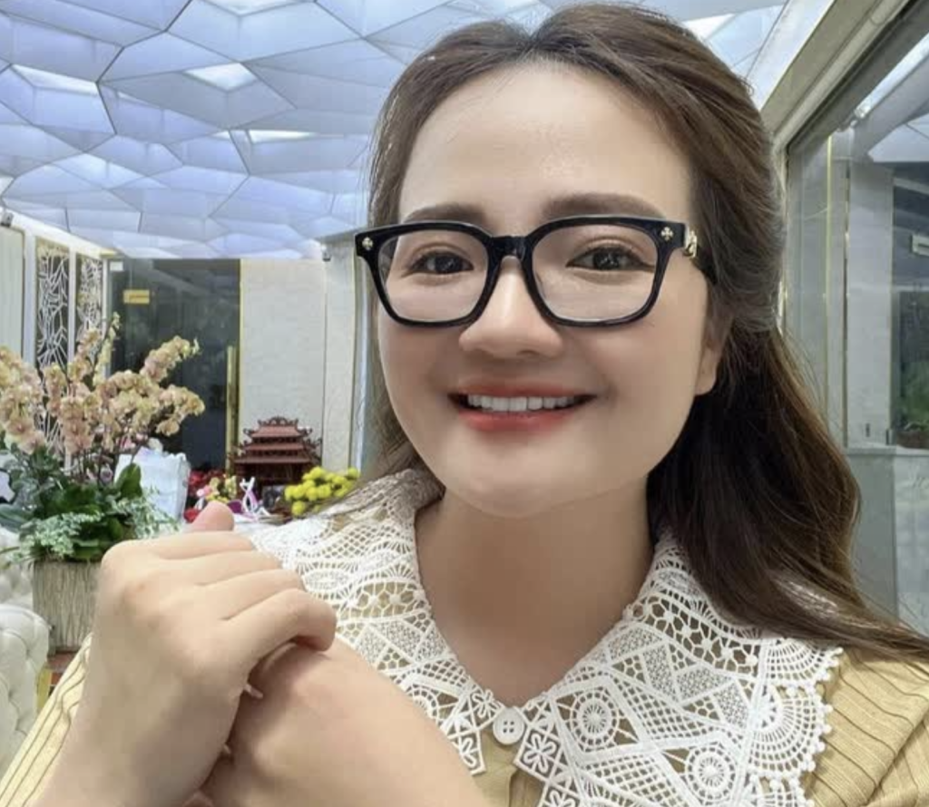 Hoàng Hường là ai